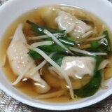 海老水餃子とニラともやしのスープ☆